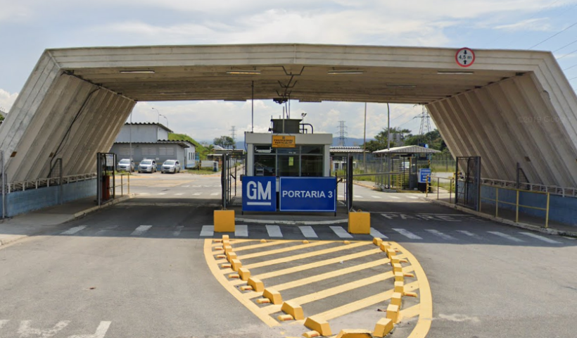 Trabalhadores da GM retornam hoje do lay-off