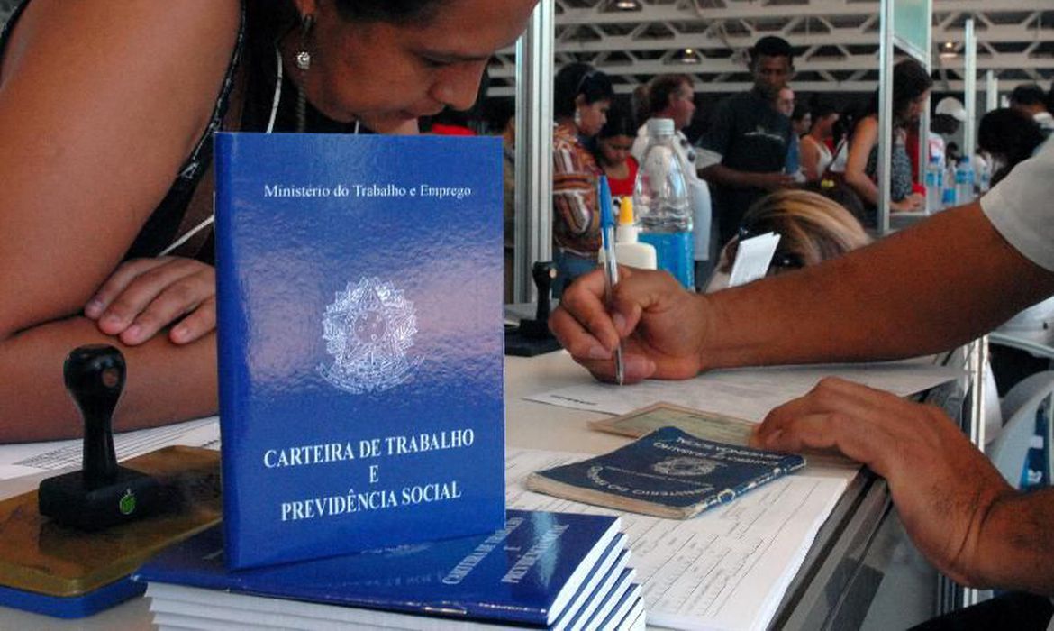 Vale do Paraíba registra mais de 27 mil contratações em maio; jovens lideram vagas