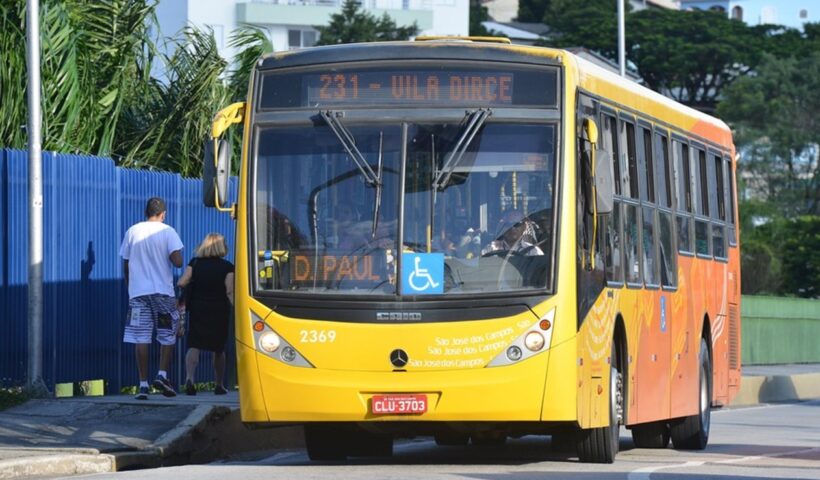 onibus sjc mulher LINHA homem