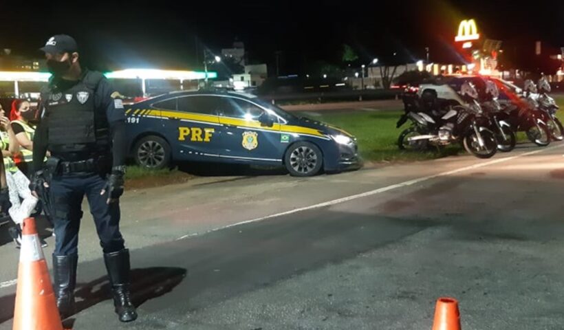 Blitz do São José Unida encerram festa e interditam adega