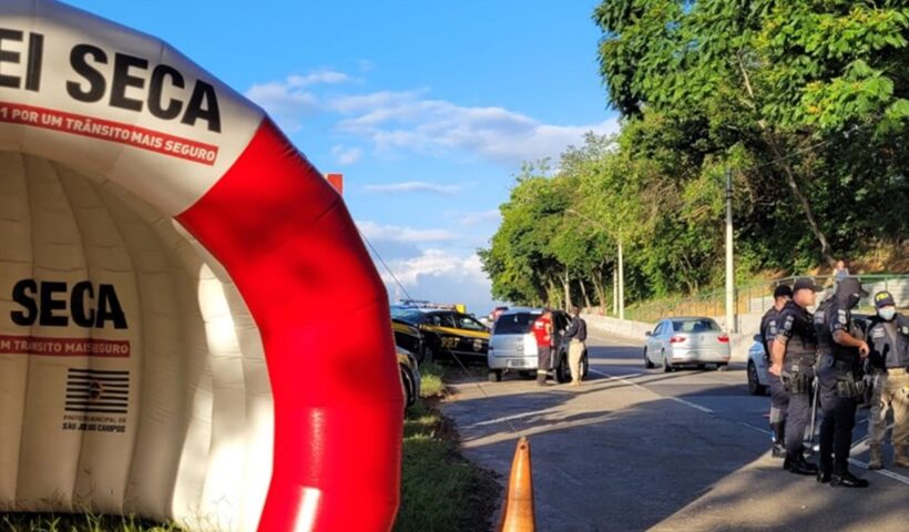 Blitz aborda 125 motoristas na véspera do Natal e Ano Novo