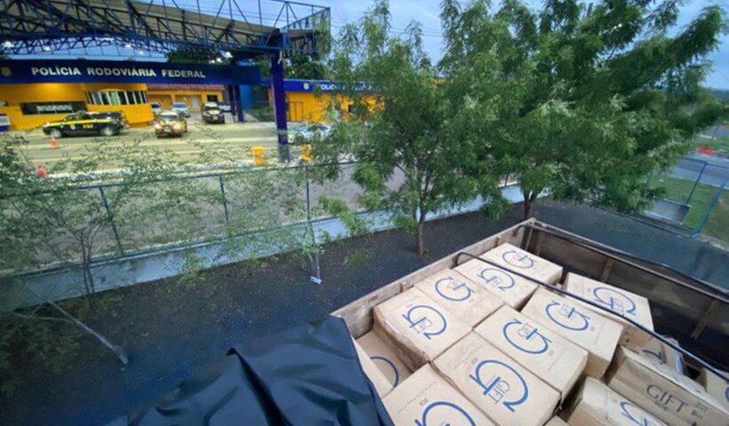 PRF apreende 600 mil maços de cigarros no Piauí