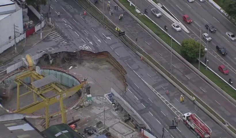 Cratera em SP será preenchida com material rochoso e argamassa