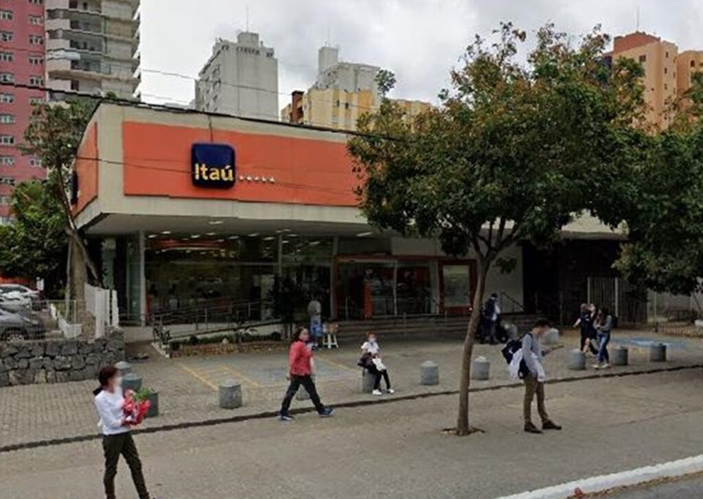 Polícia investiga roubo a banco no São Dimas