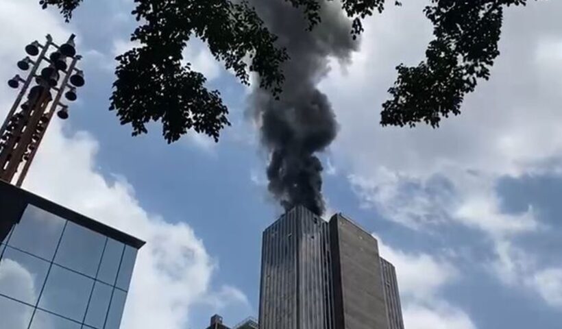 Prédio pega fogo na Avenida Paulista
