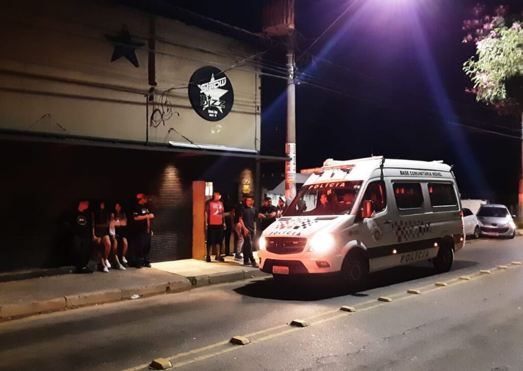 Casa noturna é interditada por falta de alvará em Jacareí
