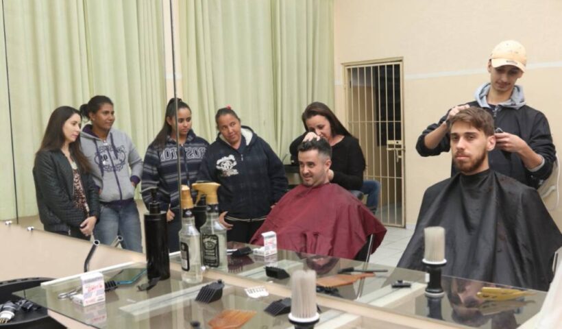 EducaMais de Jacareí oferece 300 vagas remanescentes para cursos profissionalizantes
