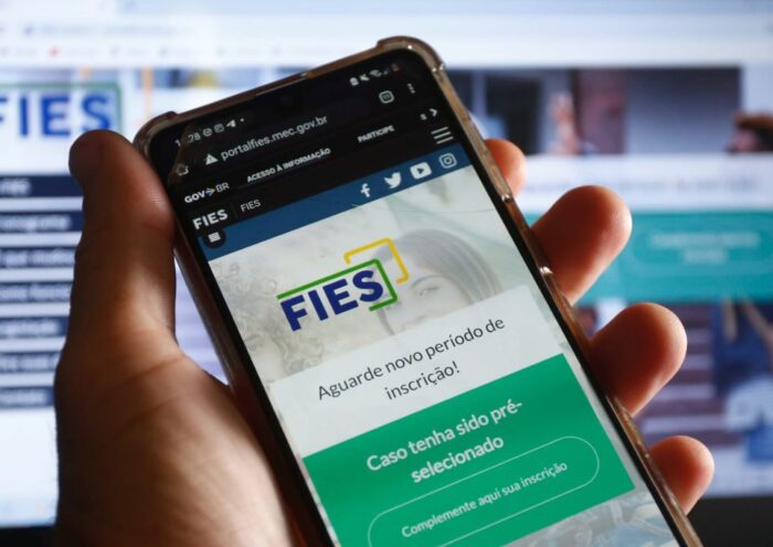 MEC prorroga prazo de inscrição no Fies