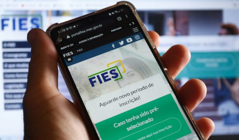 MEC prorroga prazo de inscrição no Fies