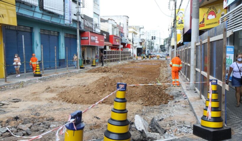 Prefeitura e ACI se reúnem com comerciantes da XV de Novembro
