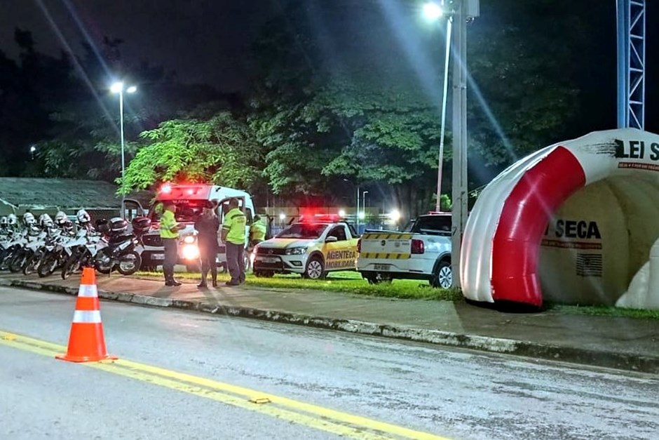 Blitz da Lei Seca autua 56 motoristas em São José