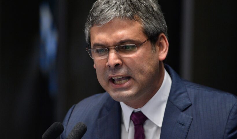 STF fixa em 120 dias a conclusão de investigação contra ex-senador