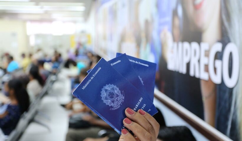São José tem saldo positivo de 1.266 empregos em abril