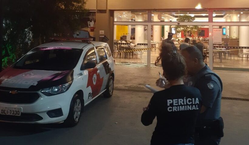 Dois são baleados em shopping em Guaratinguetá