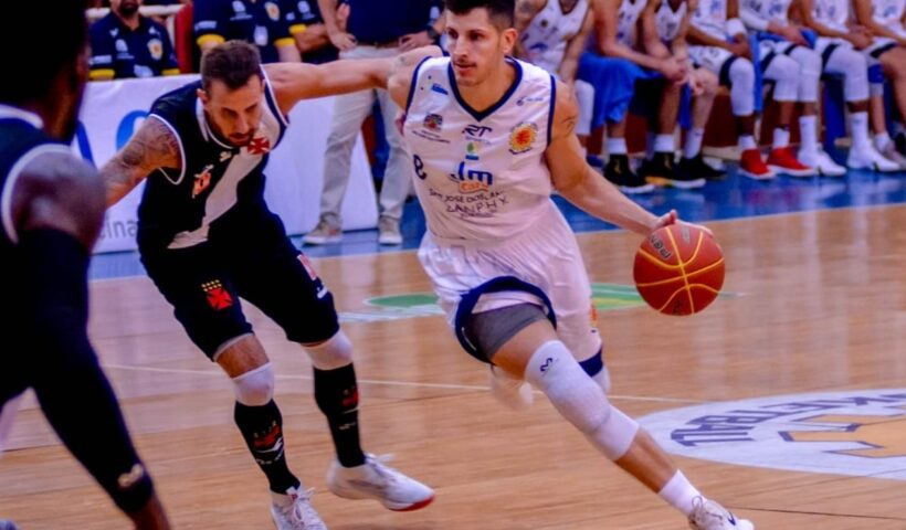 JACAREÍ RECEBE BASKETBALL CAMP