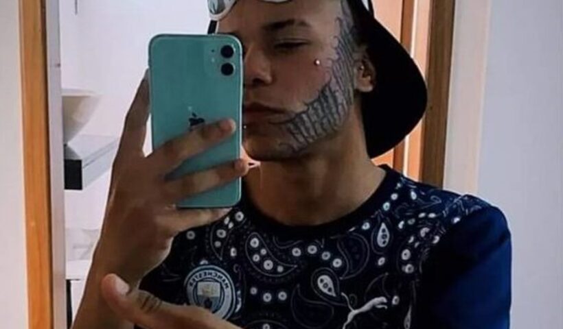 Justiça nega pedido e mantém prisão de jovem que tatuou ex-namorada no rosto