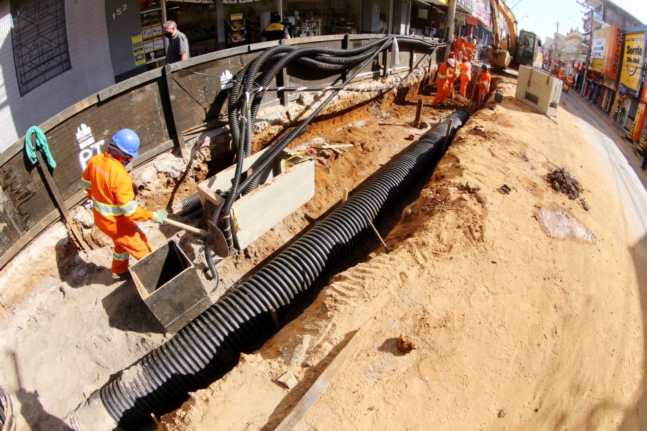 Obras alteram trânsito na rua XV de Novembro, em SJC