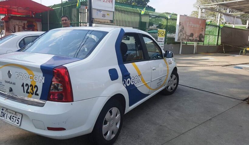 Preços médios de combustíveis continuam caindo em SJC