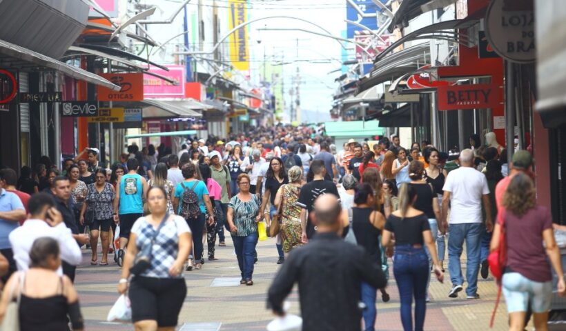 Falso fiscal da Vigilância Sanitária tenta aplicar golpes no comércio de SJC