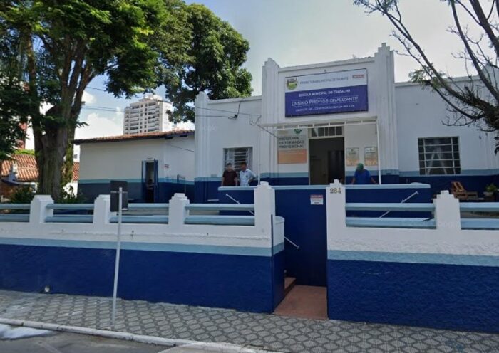 Predio da escola do trabalho de Taubaté, unidade cemtro. Esola abriu 132 novas vagas