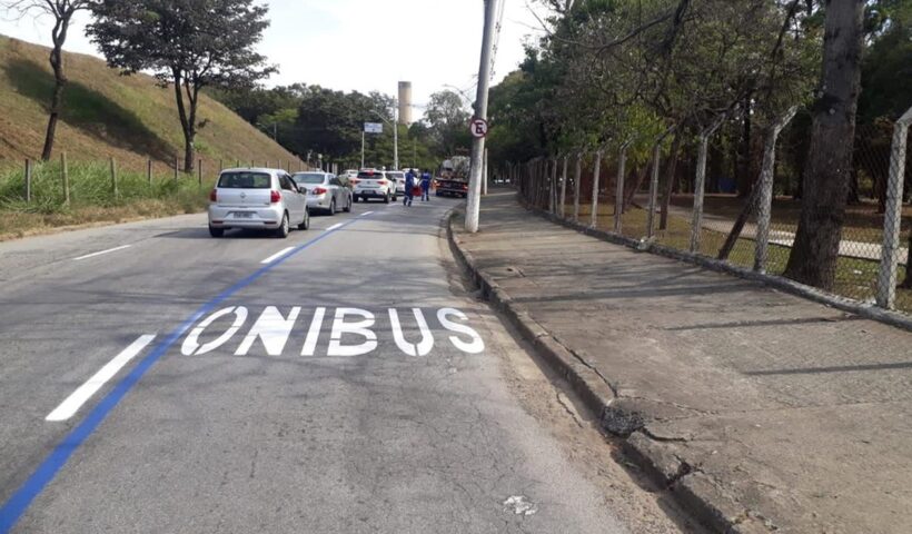 Taubaté faz ação de orientação sobre faixa preferencial de ônibus