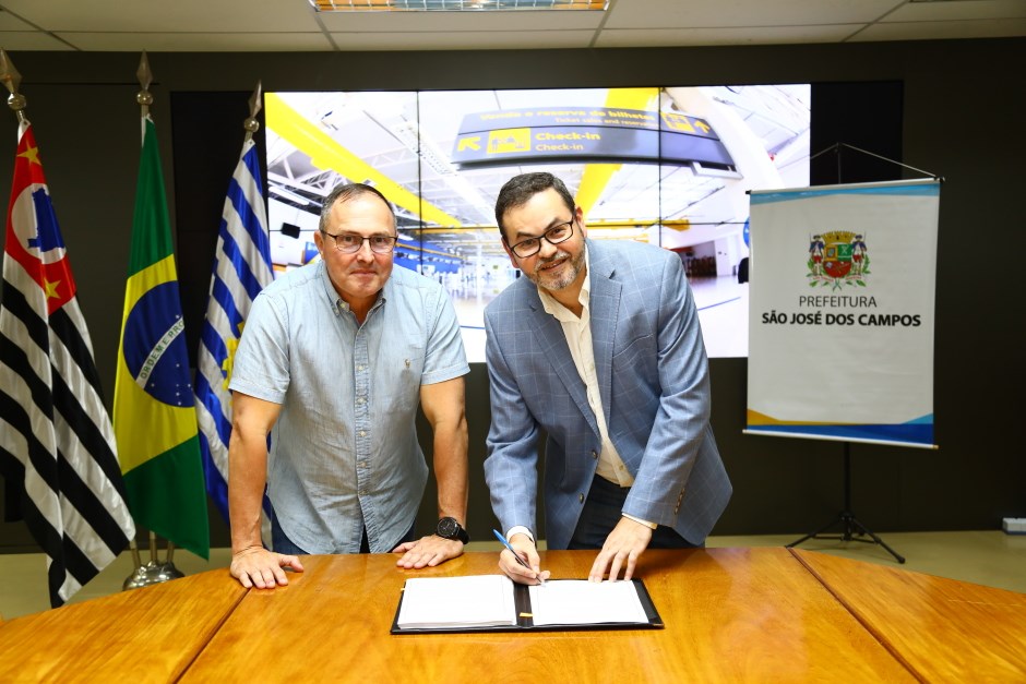 Prefeitura de São José assina contrato de concessão do aeroporto