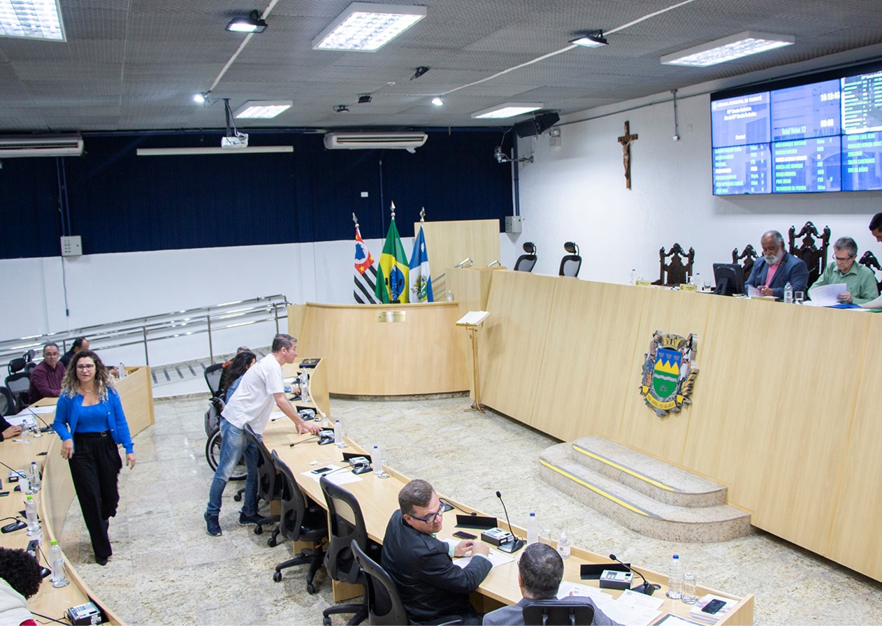 Câmara de Taubaté aprova projeto para proibição da utilização do ‘gênero neutro’ em escolas