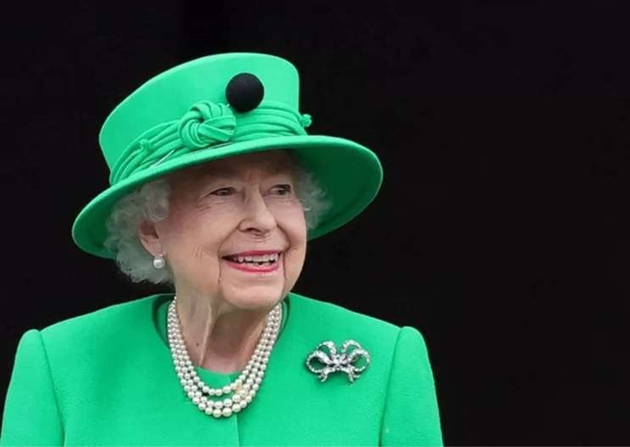RAINHA ELIZABETH II MORRE AOS 96 ANOS NA ESCÓCIA