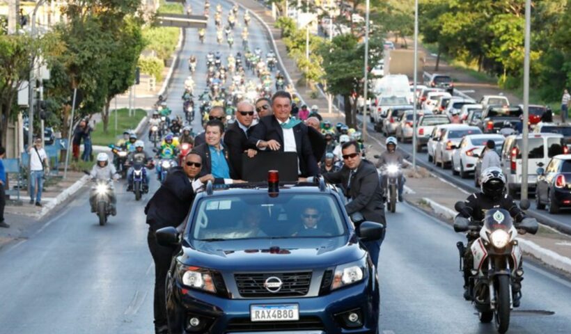 TSE MULTA BOLSONARO POR CAMPANHA ANTECIPADA