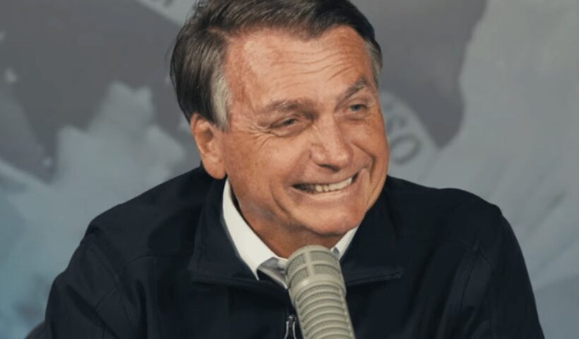 Bolsonaro afirma que “comportamento mudou” e se diz arrependido de falas controversas na pandemia