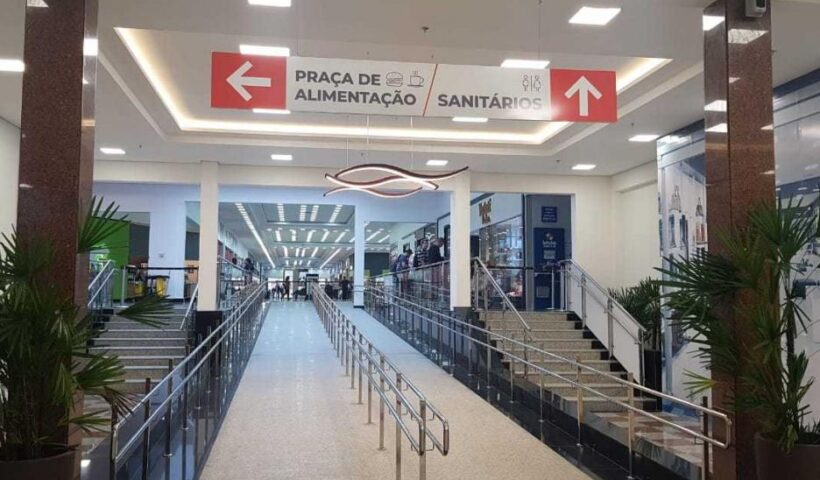 Jovem tenta furtar televisão em loja de shopping na zona sul de São José e é impedida por seguranças