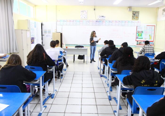 São José quer criar mais 800 cargos de professor na rede municipal de ensino