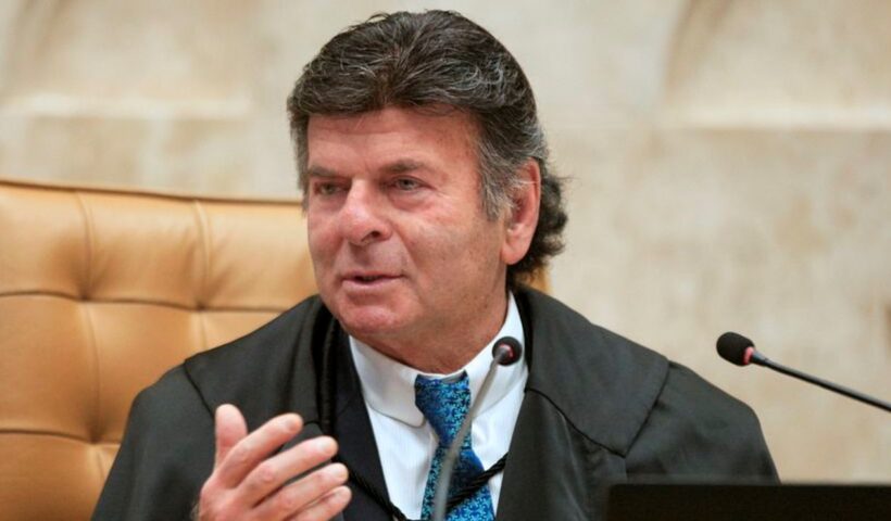 Fux participa de última sessão na presidência do Supremo