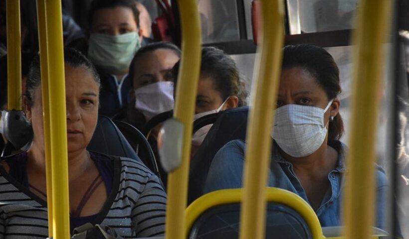Taubaté e Jacareí desobrigam uso de máscaras no transporte coletivo