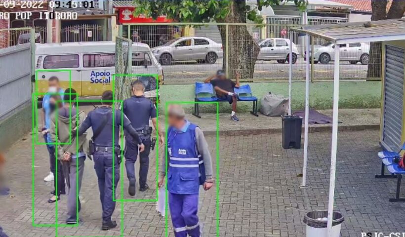 Homem furta farmácia em SJC e é preso minutos depois