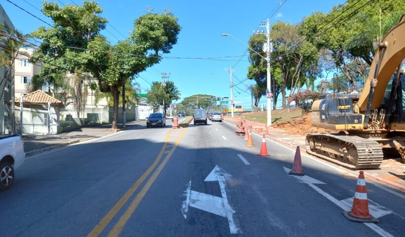 Obras interditam avenida Papa João Paulo nesta quinta
