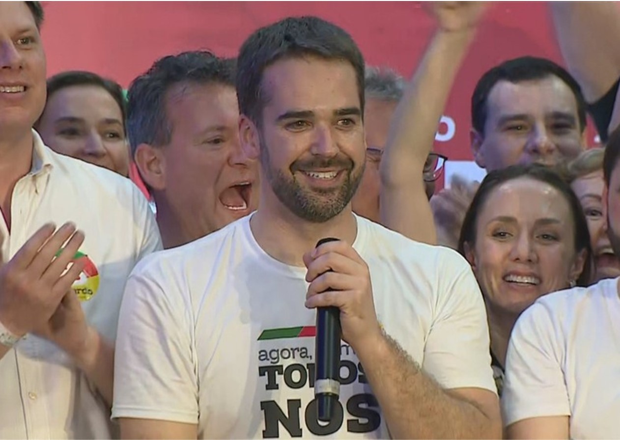 Eduardo Leite é reeleito governador do RS