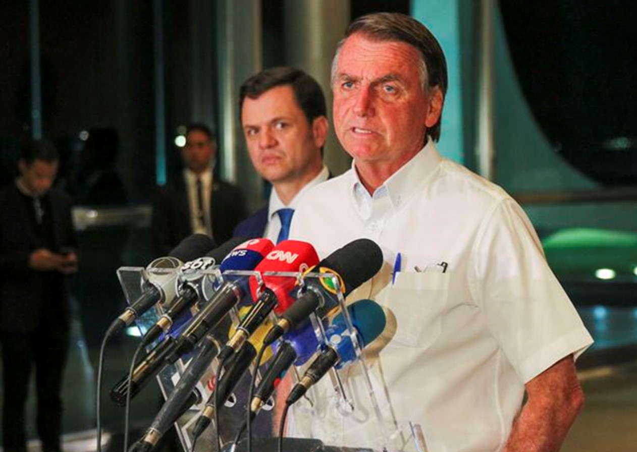 Moraes rejeita investigar falta de inserções na campanha de Bolsonaro