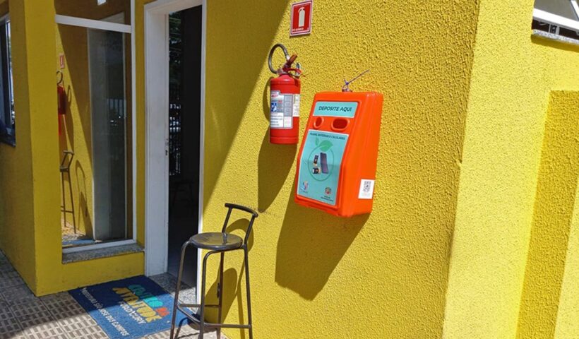 Urbam instala novos coletores de pilhas, baterias e celulares