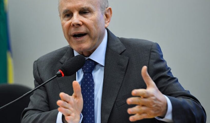 Guido Mantega pede desligamento da equipe de transição
