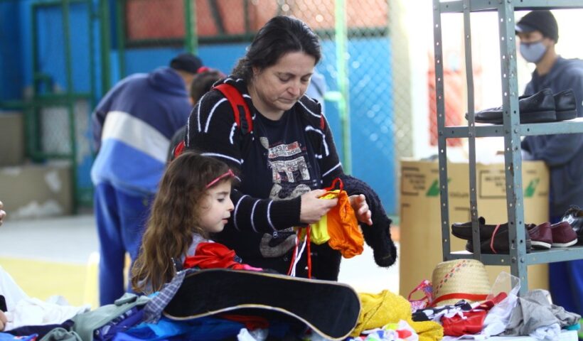 Dia de Doar terá Loja Solidária para doação de roupas e calçados