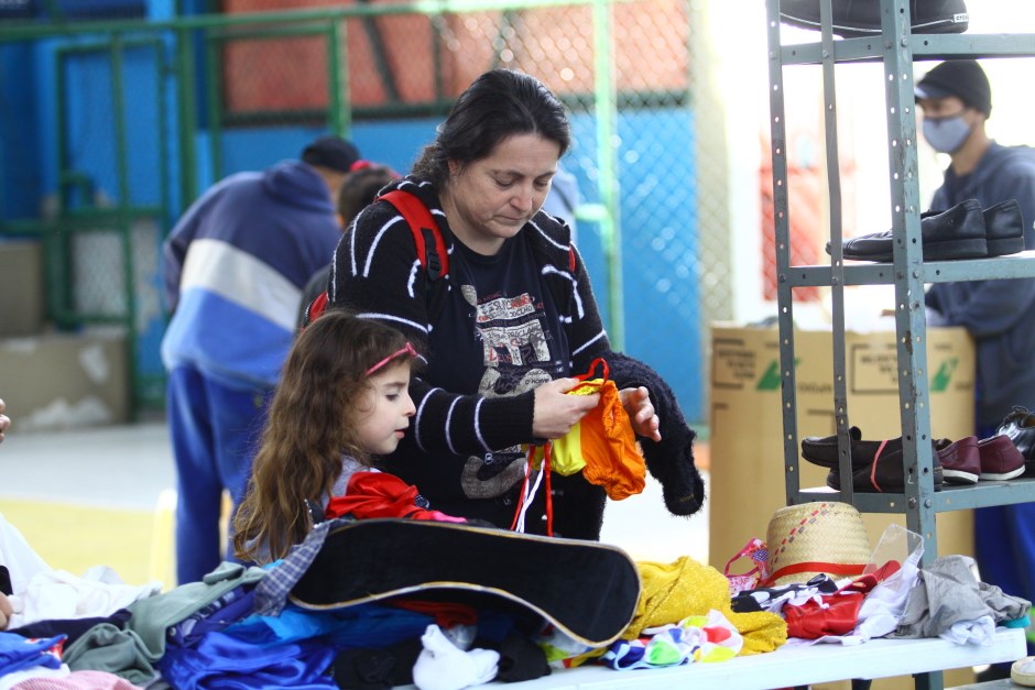 Dia de Doar terá Loja Solidária para doação de roupas e calçados