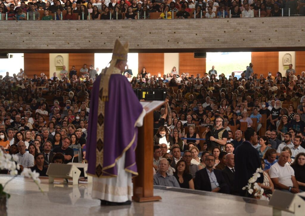 Após 3 dias, Monsenhor Jonas Abib é sepultado em Cachoeira Paulista