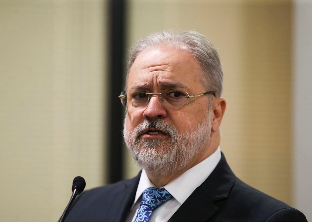 Aras pede que STF suspenda parte de indulto natalino