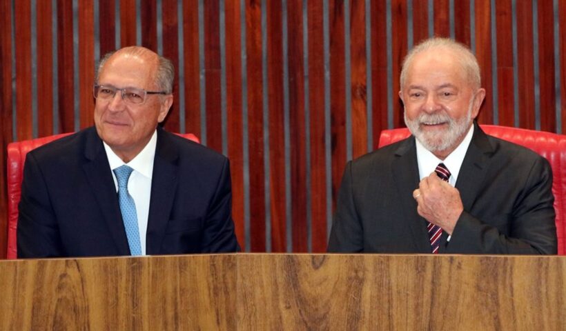 Lula e Alckmin são diplomados no TSE