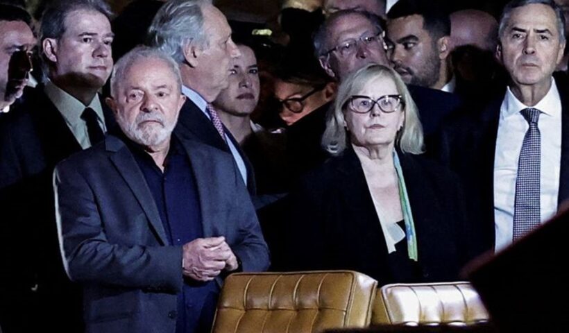 Após reunião, Lula e governadores visitam STF