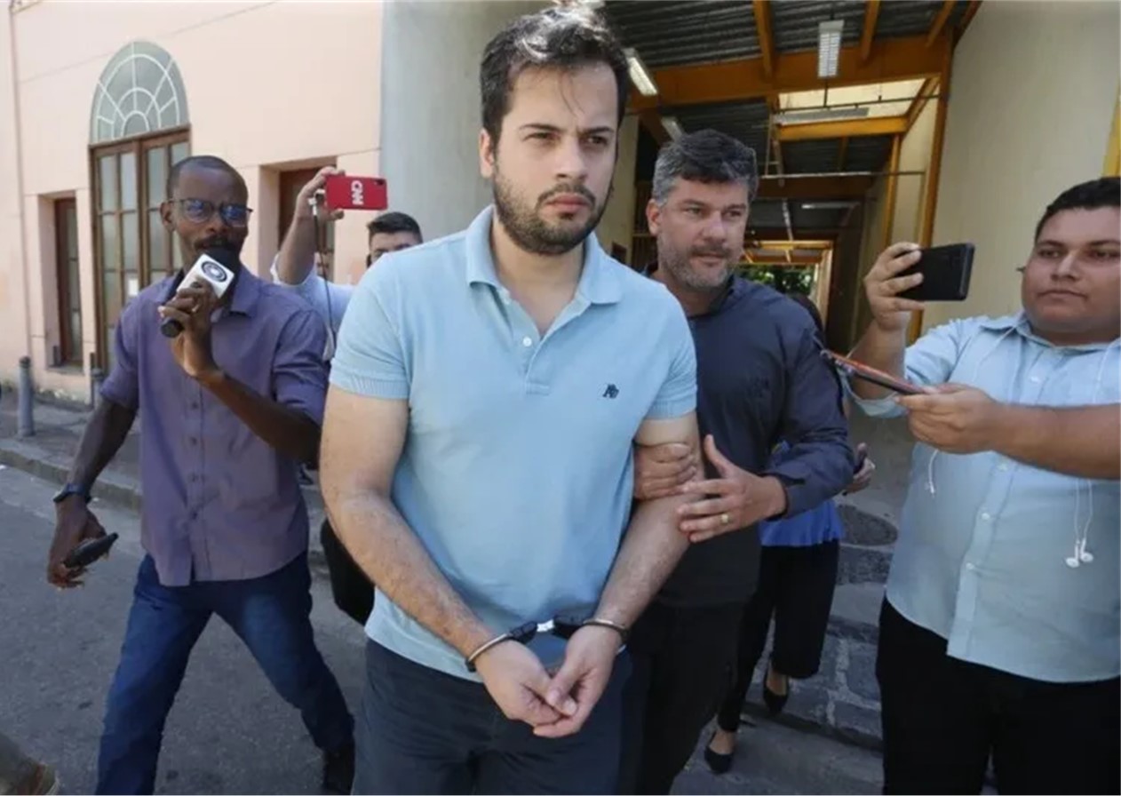 Médico indiciado por abuso sexual contra pacientes tem prisão mantida