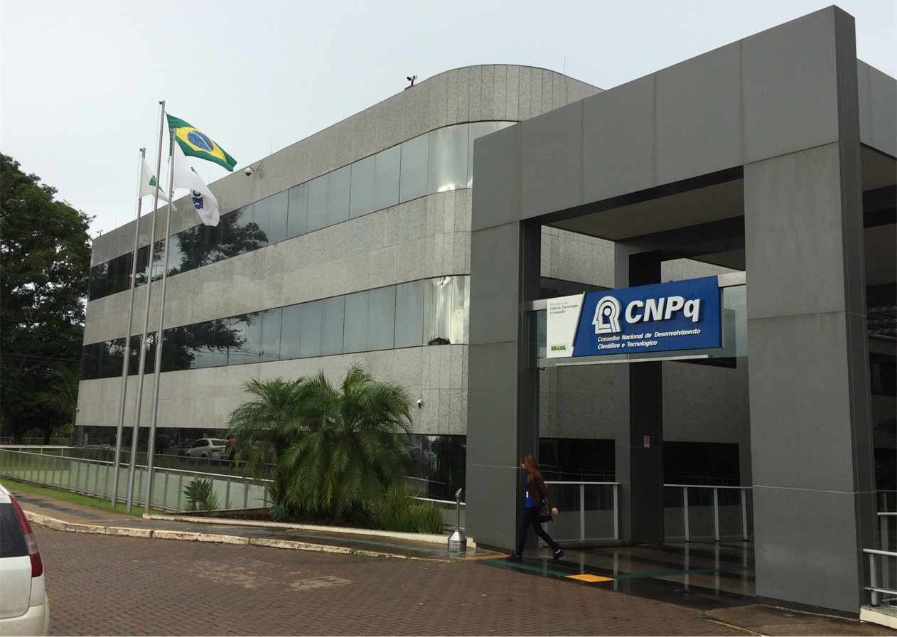 CNPq regulariza pagamento de bolsas de pós-graduação
