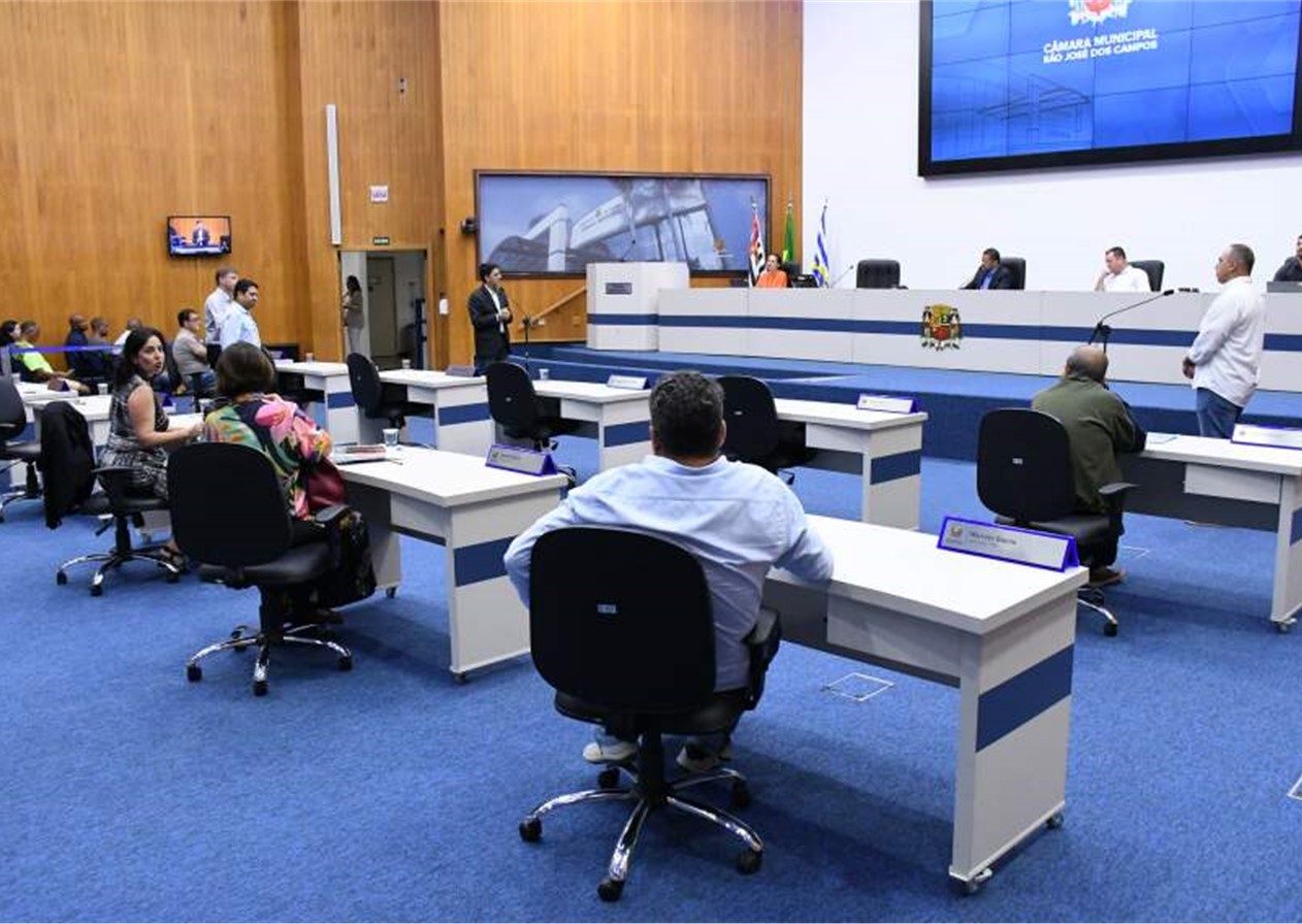 Câmara de São José adia, mais uma vez votação sobre homeschooling