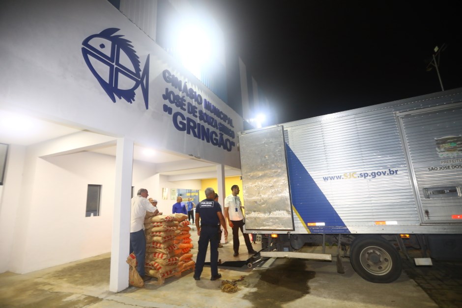 SJC envia doações às famílias de São Sebastião
